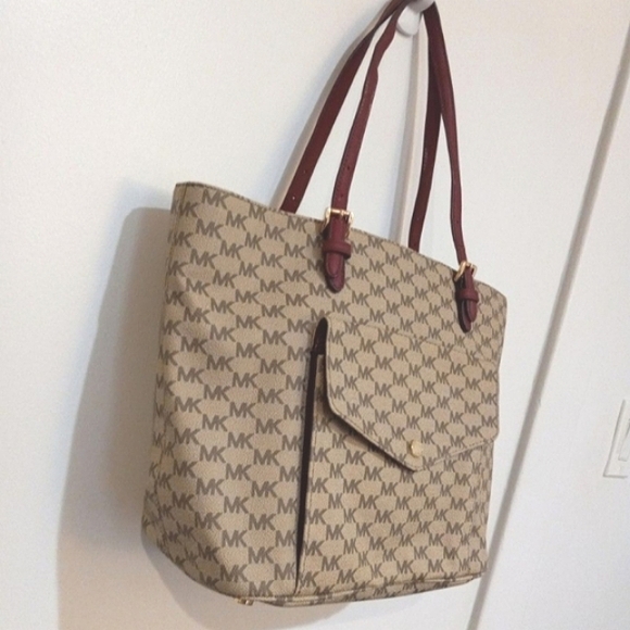 Michael Kors Bag - Picture 3 of 12